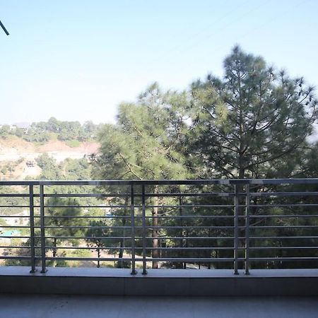 Sky Home Train View Касаули Экстерьер фото