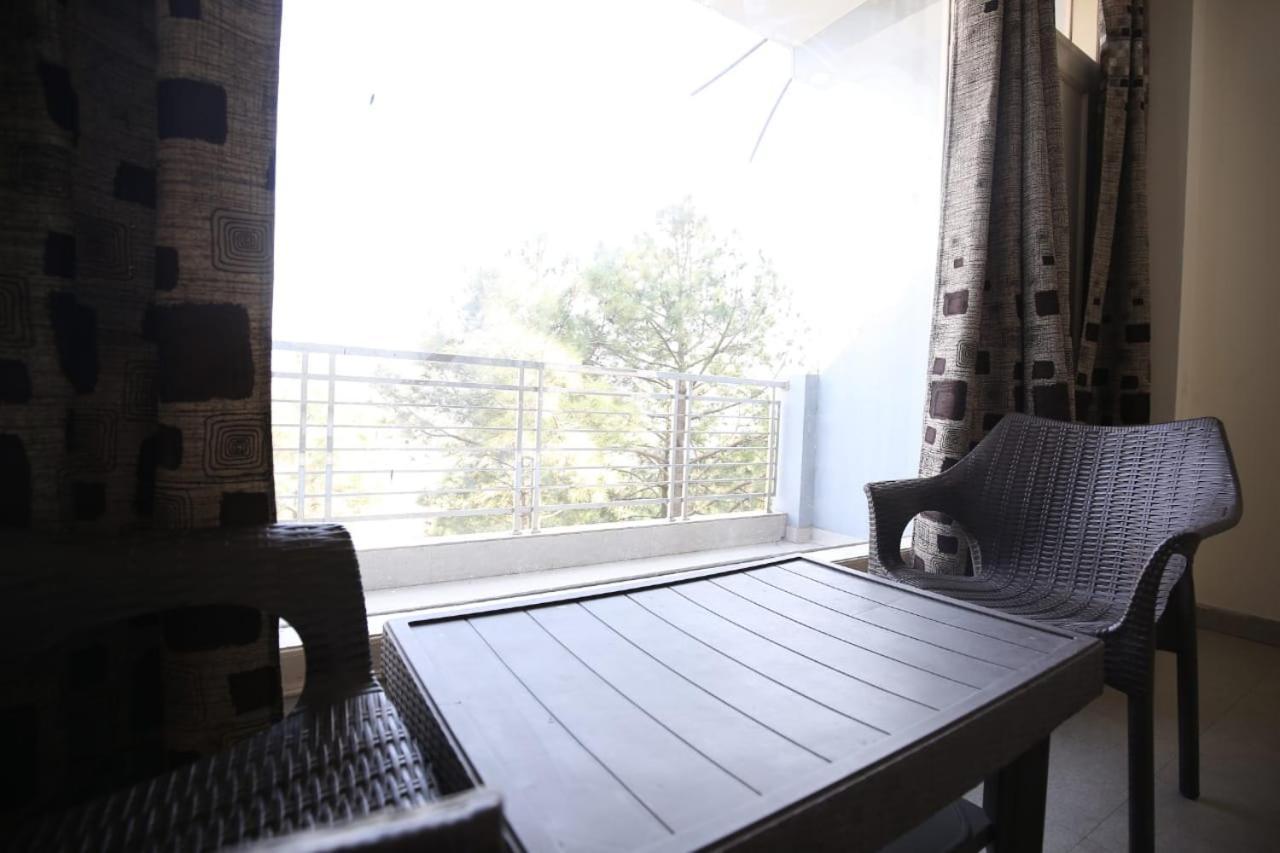 Sky Home Train View Касаули Экстерьер фото